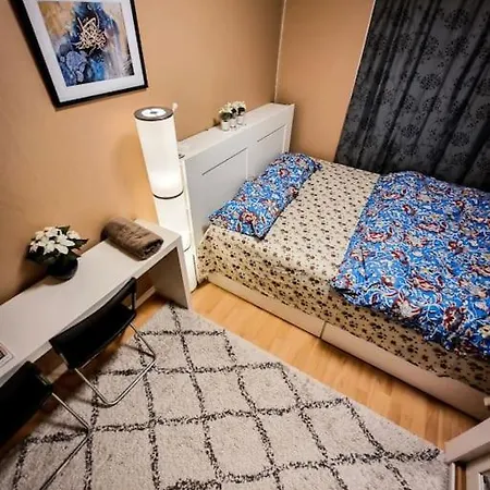 Private In Centre, Shared Appartment, Free Parking *